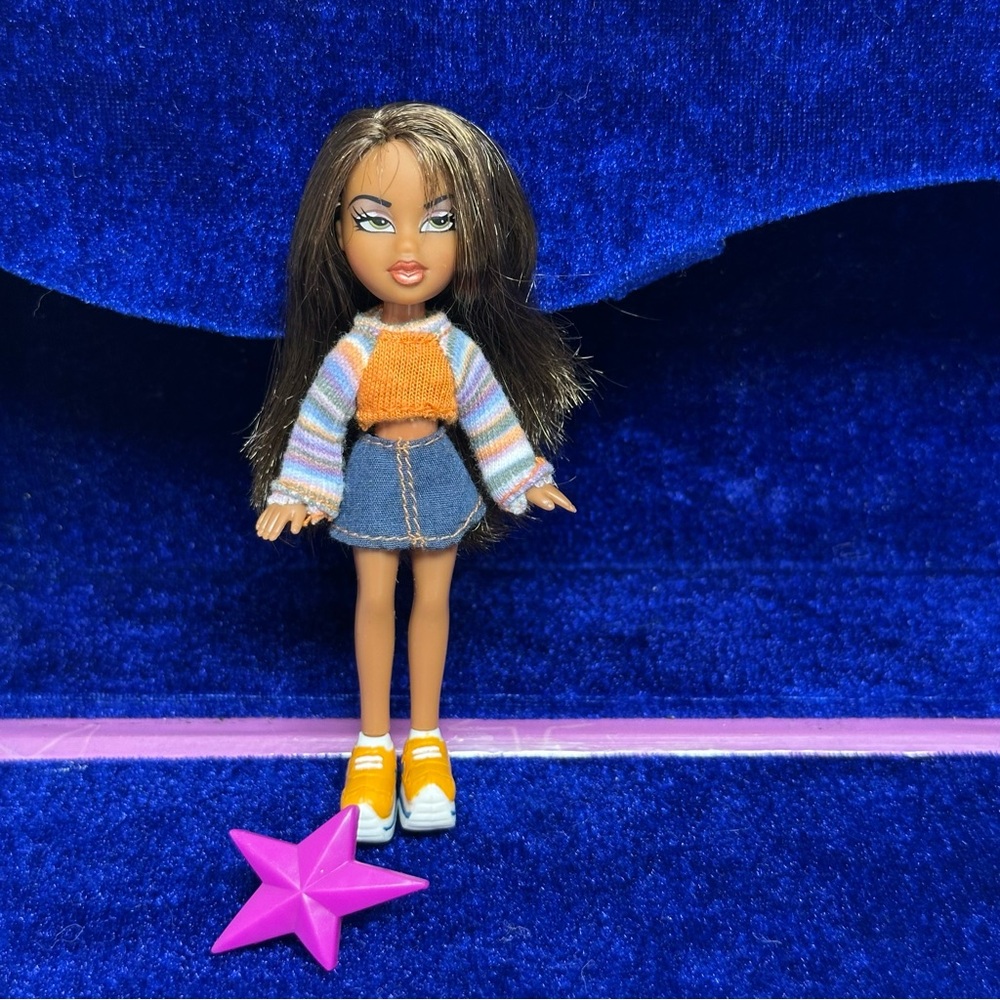Lil Bratz Doll SASHA Shirt Skirt Shoes Brush Vintage 2002